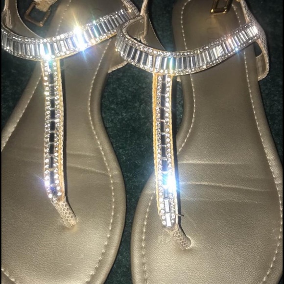 Guess Sandals - Picture 1 of 2